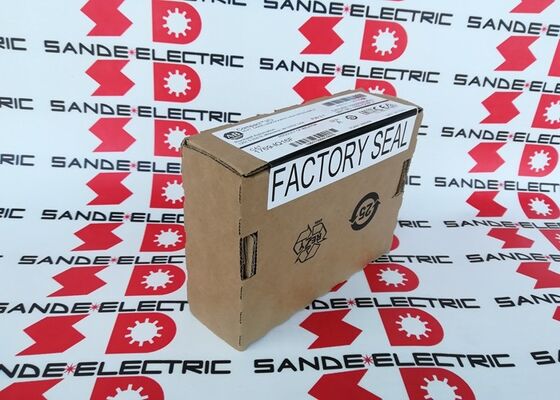 Jeden nowy moduł wejściowy AB 1769-IQ16F w pudełku 1769IQ16F