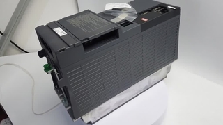 Zasilacz z przetwornicą AC/DC Mitsubishi MDS-DH2-CV-450 Film demonstracyjny produktu