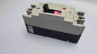 Wyłącznik automatyczny Mitsubishi NF32-SV2P5A